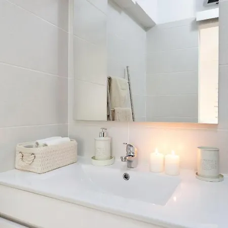 아파트 Cozy One Bedroom In The Heart Of Historic Center