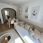 Cozy One Bedroom In The Heart Of Historic Center Lägenhet