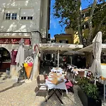 Апартаменты Cozy One Bedroom In The Heart Of Historic Center Кашкайш