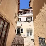 Апартаменты Cozy One Bedroom In The Heart Of Historic Center *